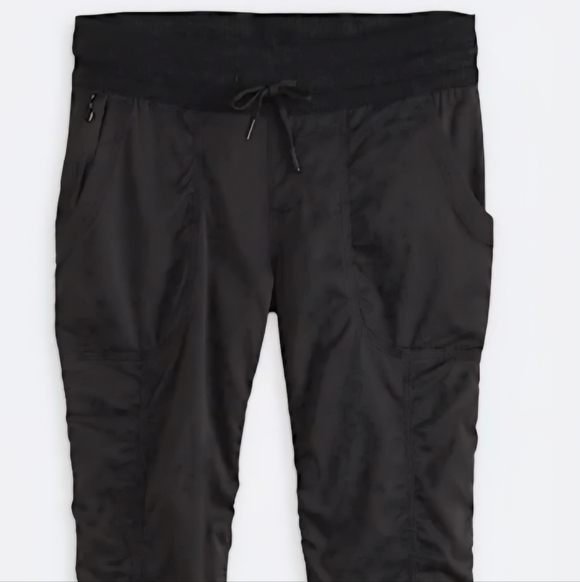 The North Face Pants - The North Face Women's Aphrodite 2.0 Crop Black Capri Track Pants